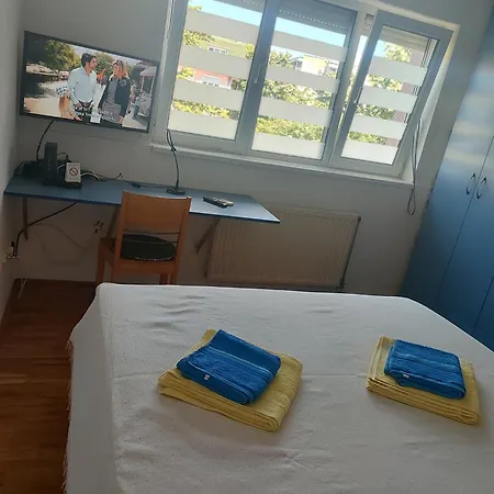 Hushhush Apartment *
